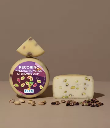 Pecorino mit Pistazien | Busti erhältlich auf My Little Italy.