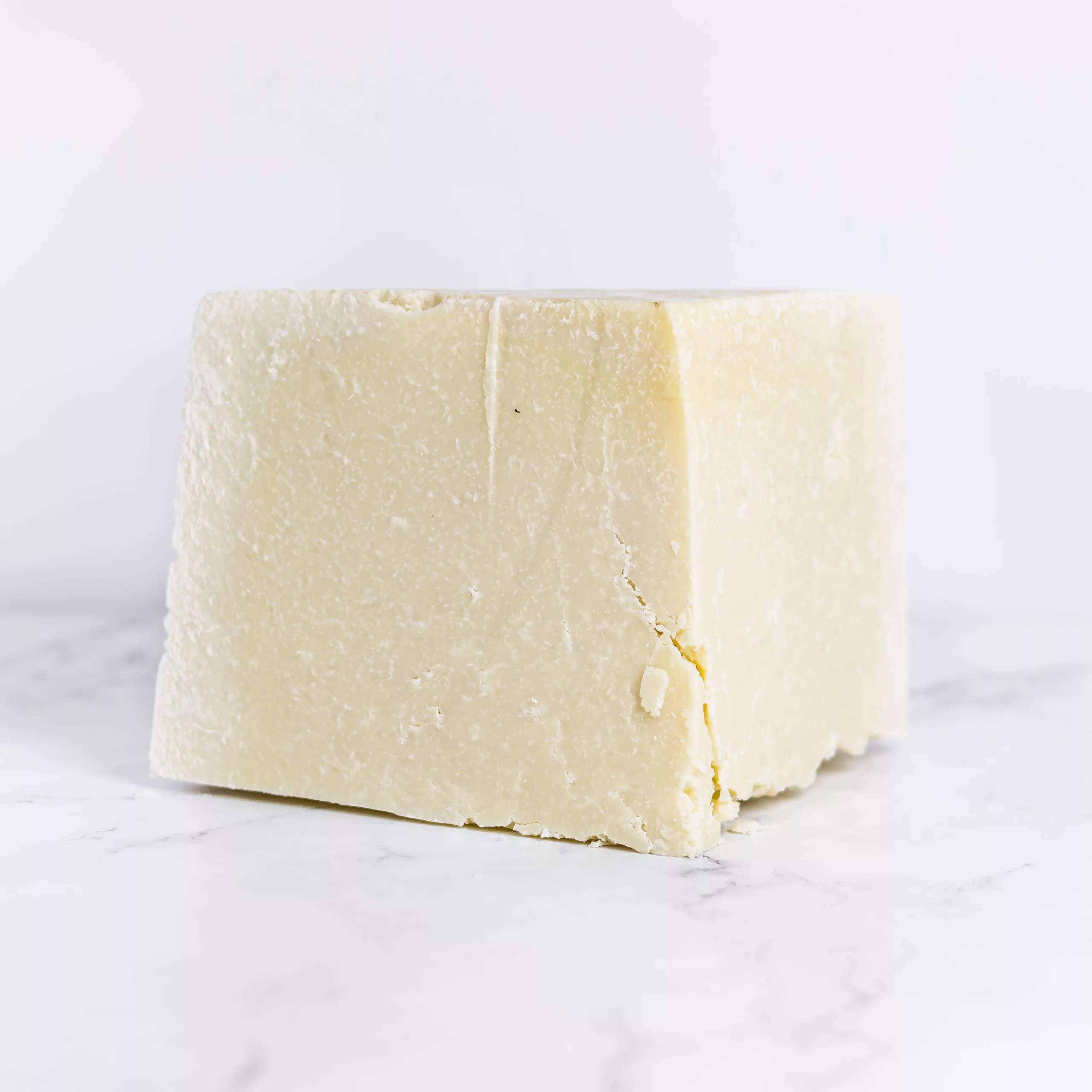 Pecorino Romano Käse, Symbol der italienischen Gastronomie aus Schafsmilch.