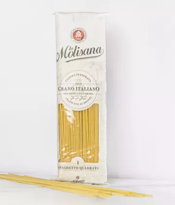 500g-Packung Spaghetto Quadrato N°1 von La Molisana, die die Perfektion des italienischen Teigs veranschaulicht.