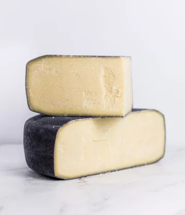 Ubriaco all'Amarone-Käse, in Traubentrester gereift, typisch für Venetien.