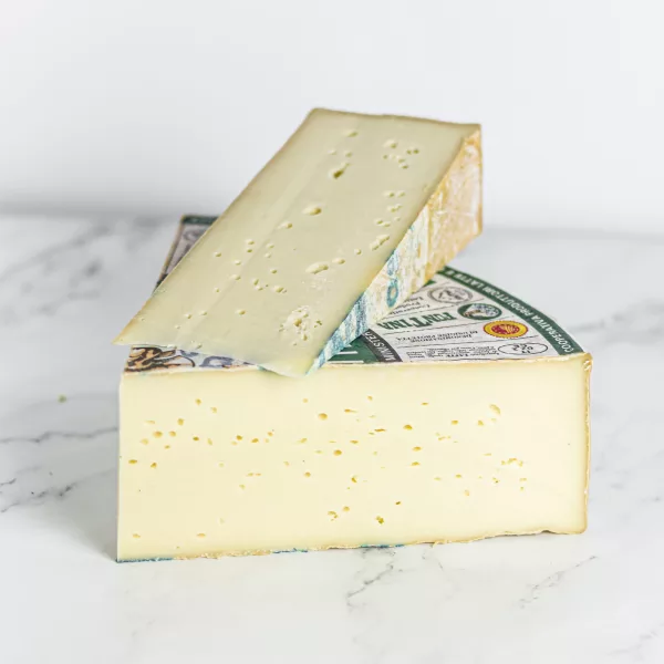 Fromage Fontina d'Aosta, symbole culinaire de la Vallée d'Aoste chez My Little Italy.