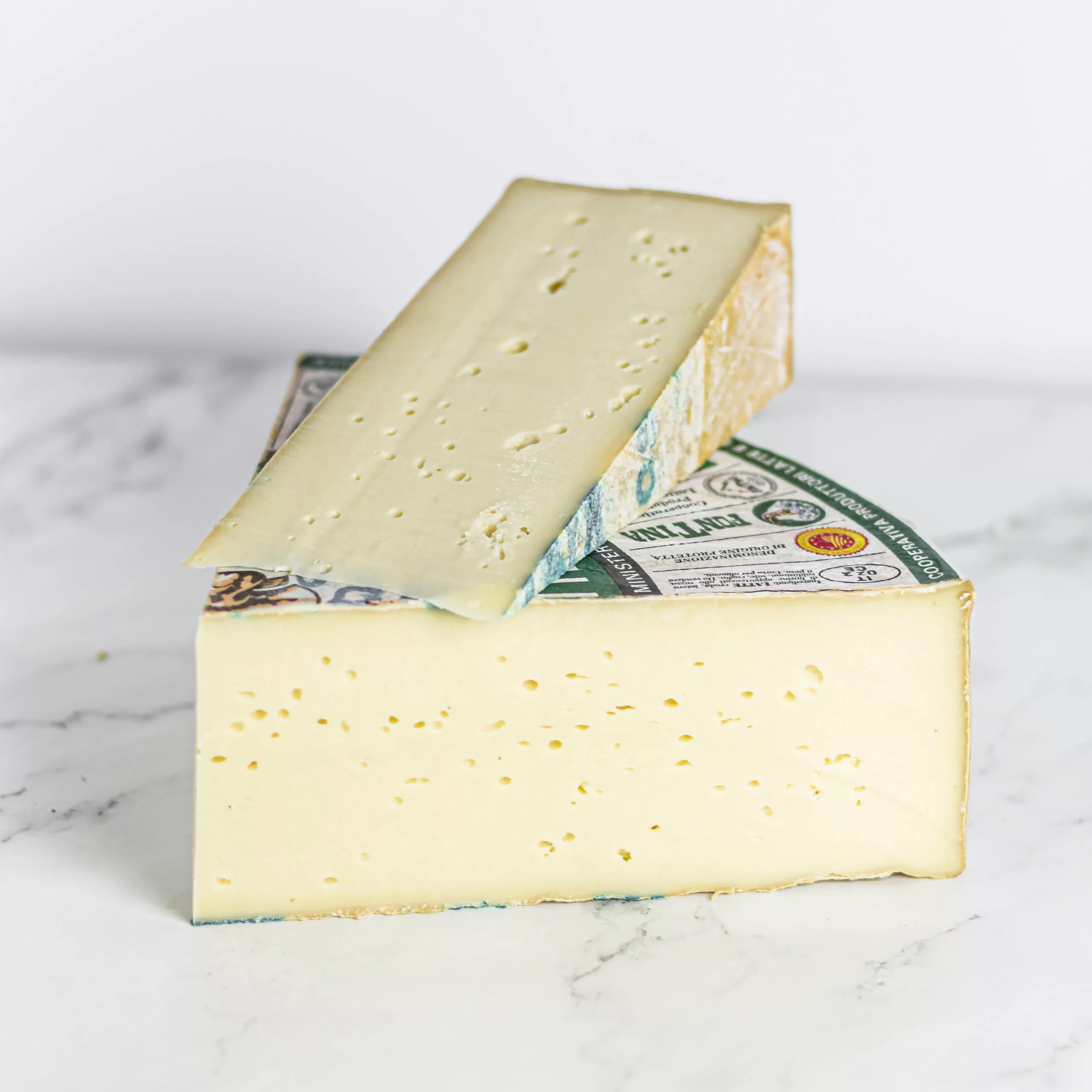 Fromage Fontina d'Aosta, symbole culinaire de la Vallée d'Aoste chez My Little Italy.