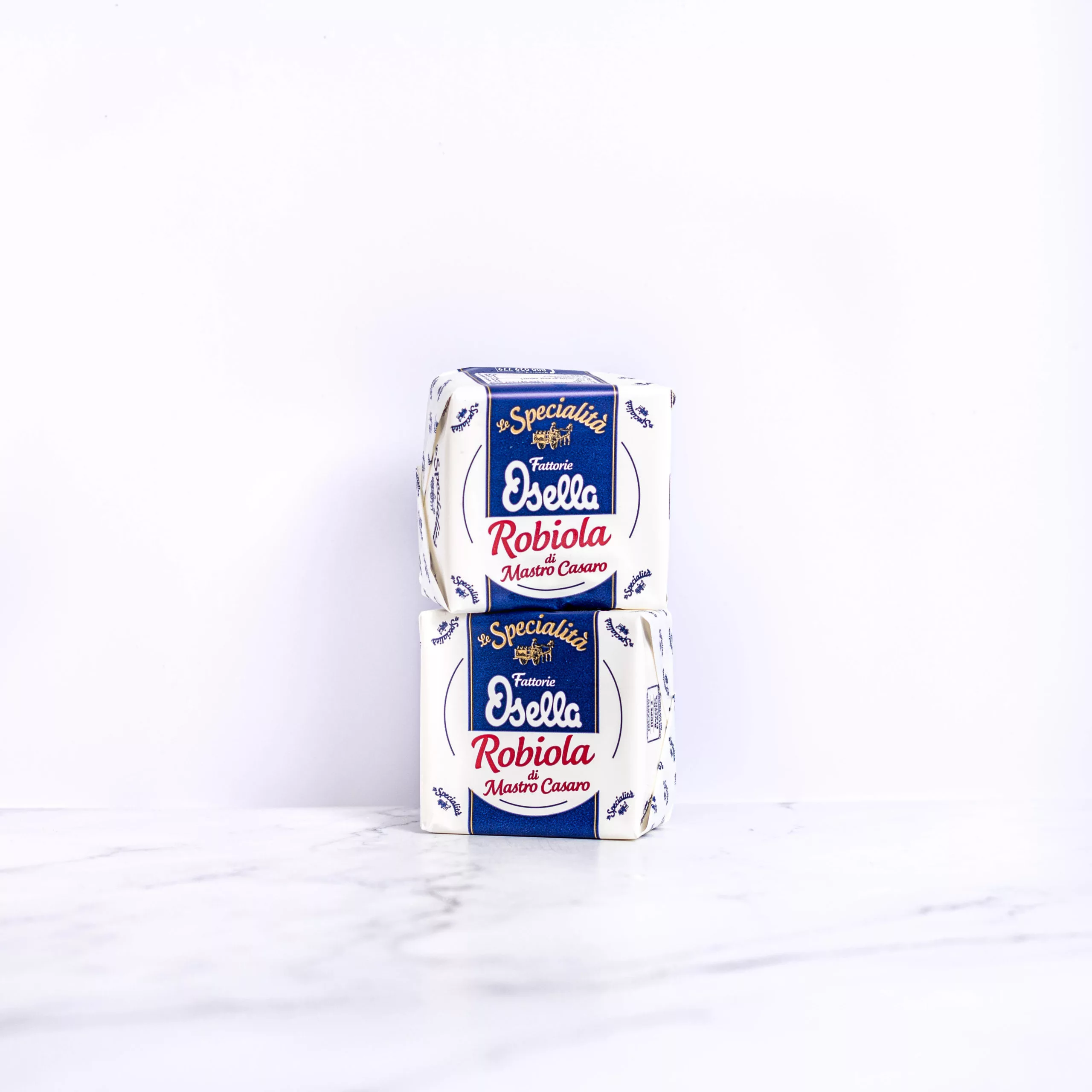 Fromage Robiola Osella - 200g sur une planche en bois, My Little Italy
