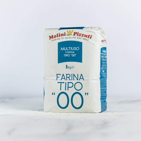 Sac de Farine blé tendre type "00" - 1kg de Molini Pizzuti. Disponible sur My Little Italy