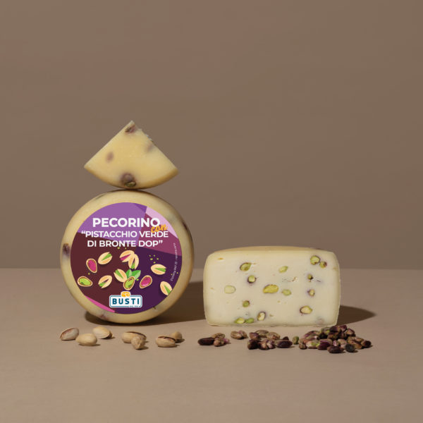 Pecorino con pistacchi | Busti disponibile su My Little Italy.