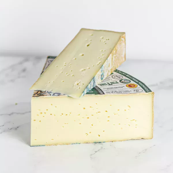 Fromage Fontina d'Aosta, symbole culinaire de la Vallée d'Aoste chez My Little Italy.