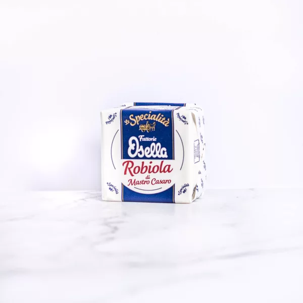 Robiola Osella-Käse - 200g auf einem Holzbrett, My Little Italy