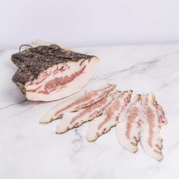 Tranche de Guanciale de Larderia Sanguinetti, charcuterie italienne traditionnelle vendue exclusivement sur My Little Italy.