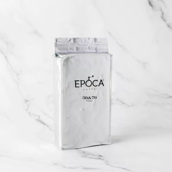 Gemahlener Kaffee Epoca Caffè Deca, natürlich entkoffeiniert, bietet den reichen Geschmack von italienischem Espresso ohne Koffein, erhältlich bei My Little Italy.