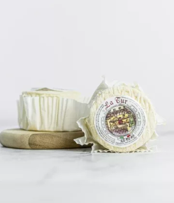 My Little ItalyIl Caprino La Tur, formaggio cremoso di capra del Piemonte, presentato da .