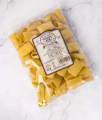 Paccheri di pasta fresca che evocano la bellezza del Molise, confezione da 500 g.