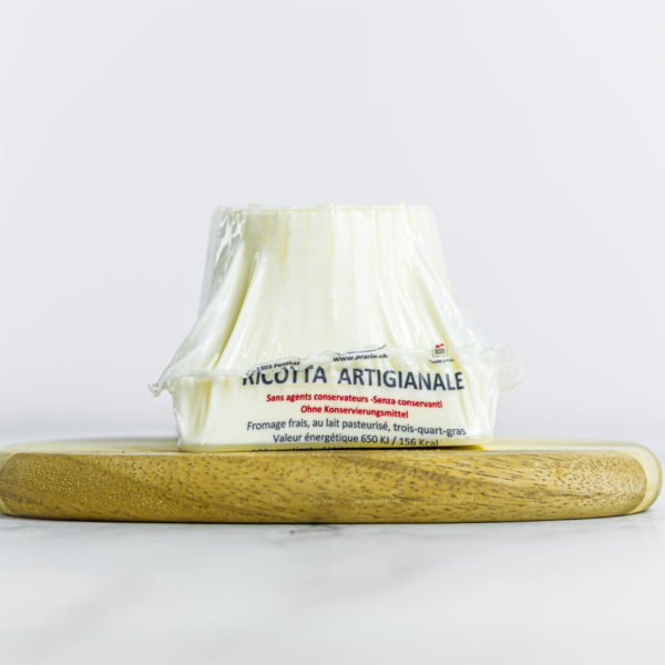 Frischer, handwerklich hergestellter Ricotta aus Schweizer Kuhmilch -. My Little Italy