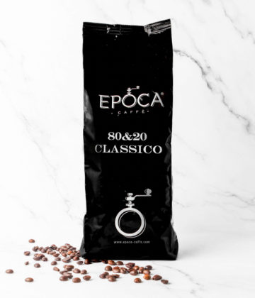 Grains de café Epoca Caffè 80&20 Classico 1kg, mélange raffiné d'arabicas sud-américains et de robusta, pour un expresso italien traditionnel, disponible chez My Little Italy.