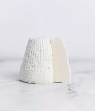 La ricotta salata della Sardegna nella sua confezione My Little Italy