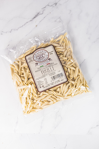 Pâtes fusilli fraîches évoquant la tradition de Molise, paquet de 500g.