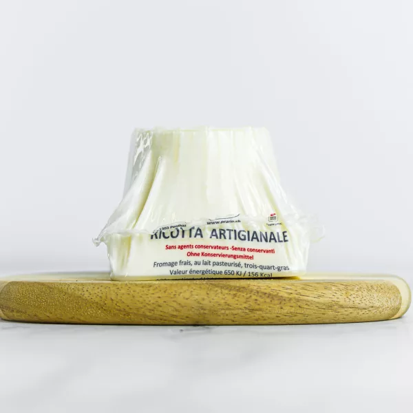 Ricotta fraîche artisanale à base de lait suisse de vache - My Little Italy