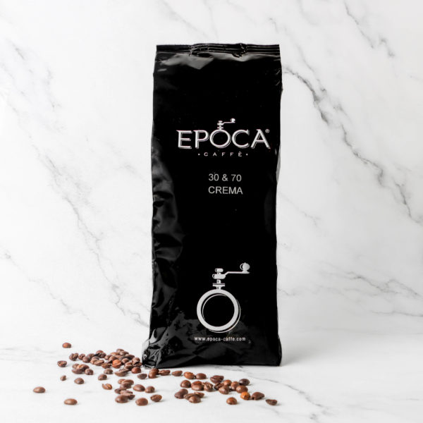 Grains de café Epoca Caffè 30&70 Crema, torréfié en Italie, mélange d'arabica Colombia et de robustas India et Uganda, pour un expresso onctueux et parfumé, disponible chez My Little Italy.