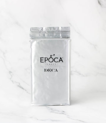 Gemahlener Kaffee Epoca Caffè Deca, natürlich entkoffeiniert, bietet den reichen Geschmack von italienischem Espresso ohne Koffein, erhältlich bei My Little Italy.
