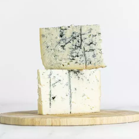 My Little ItalyGorgonzola piccante, un formaggio tradizionale italiano, presentato da .