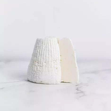 Gesalzener Ricotta aus Sardinien in seiner Verpackung - My Little Italy