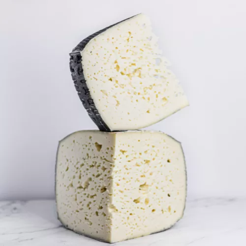 My Little ItalyFormaggio Asiago dolce e delicato, in vendita su , il negozio di alimentari italiano online.
