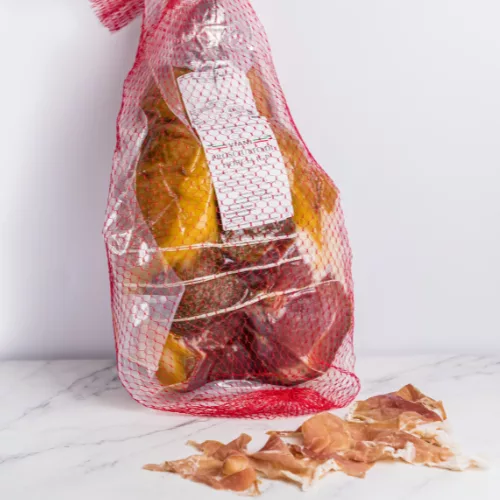 Jambon de Norcia IGP tranché disponible sur My Little Italy, l'épicerie en ligne de produits alimentaires italiens