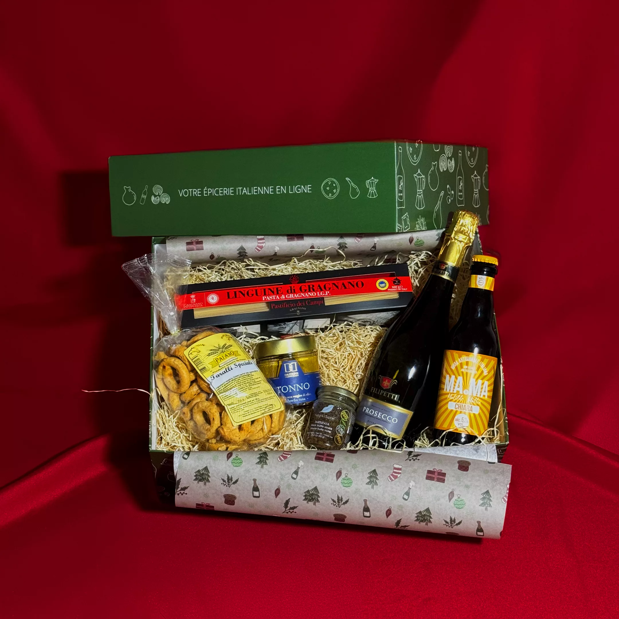 Vue intérieure du Coffret Cadeau Classico révélant sa présentation soignée avec papier de soie et paille dorée